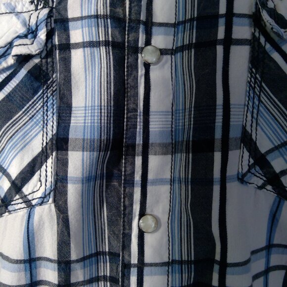 BKE Men's Long Sleeve Button-Up Blue and White Plaid Shirt (Size Medium) - Picture 2 of 10